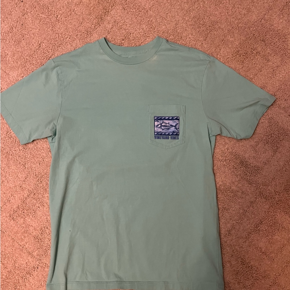 Vineyard vines graphic tee shirt